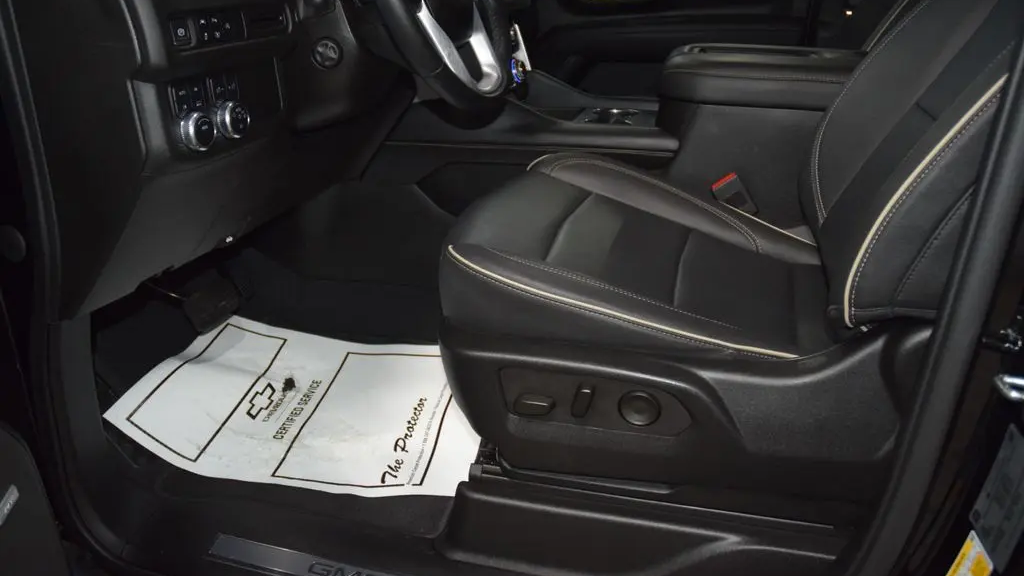 2023 GMC Yukon XL SLT