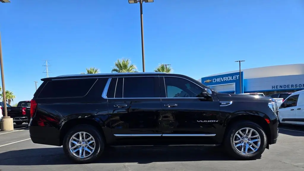 2023 GMC Yukon XL SLT