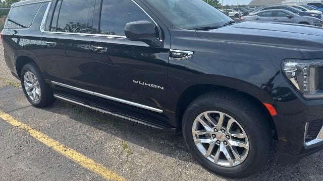 2023 GMC Yukon XL SLT