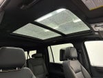 2025 Yukon XL Thumbnail 15