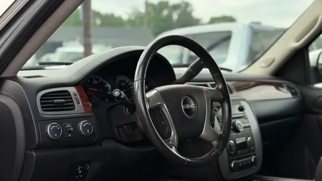 2013 GMC Yukon XL SLE
