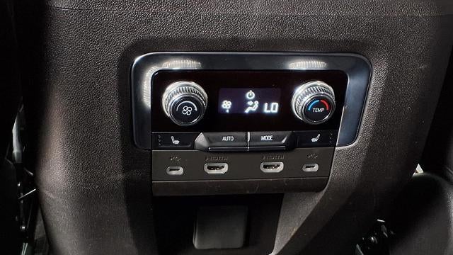 2021 GMC Yukon XL AT4