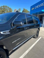 2023 Yukon XL Thumbnail 3