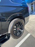 2023 Yukon XL Thumbnail 10