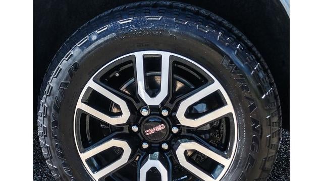 2023 GMC Yukon XL AT4