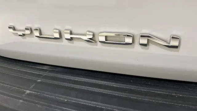 2023 GMC Yukon XL AT4