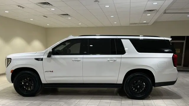 2023 GMC Yukon XL AT4
