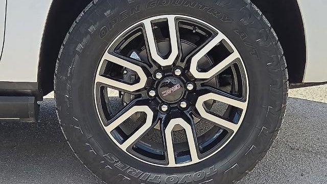 2023 GMC Yukon XL AT4