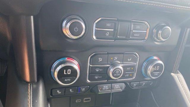 2023 GMC Yukon XL AT4