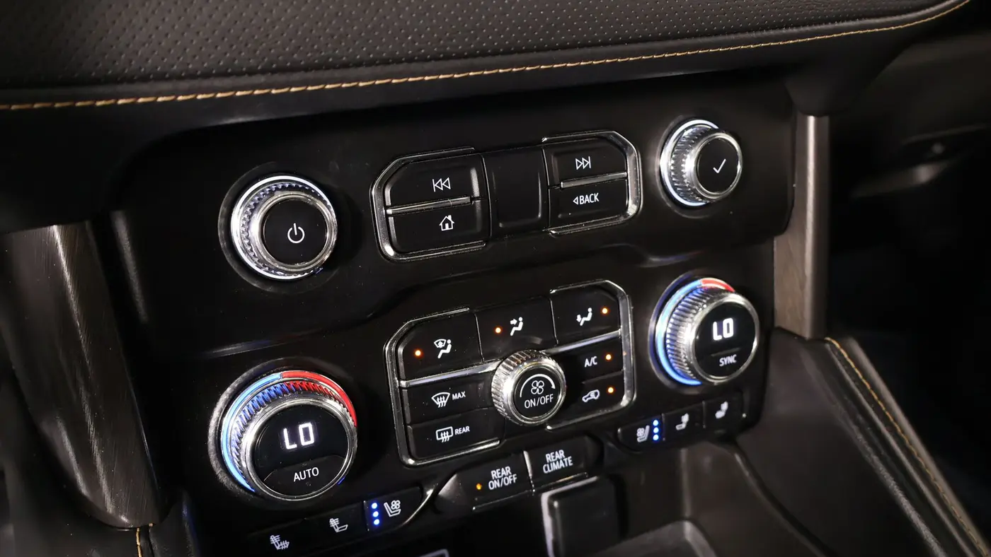 2023 GMC Yukon XL AT4
