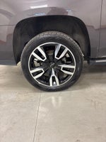 2018 Yukon XL Thumbnail 34