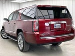2016 Yukon XL Thumbnail 11