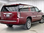 2016 Yukon XL Thumbnail 12