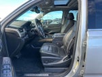 2017 Yukon XL Thumbnail 14