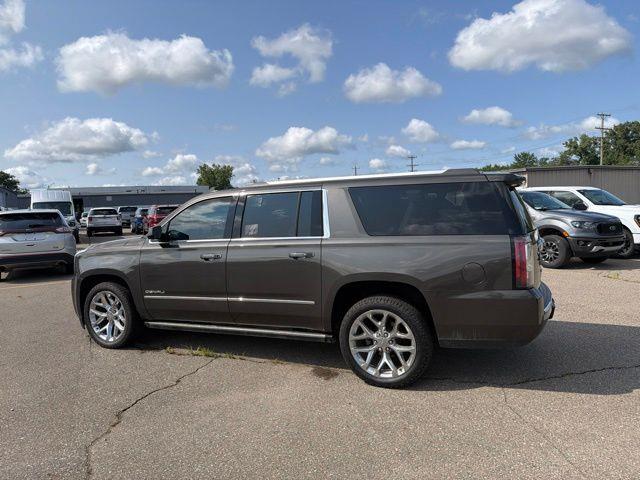 2019 GMC Yukon XL Denali — photo 1 of 12