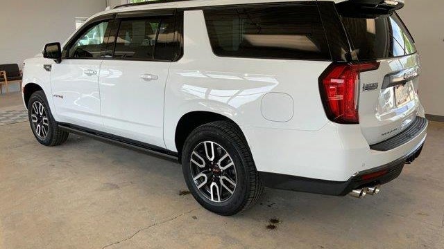 2023 GMC Yukon XL AT4