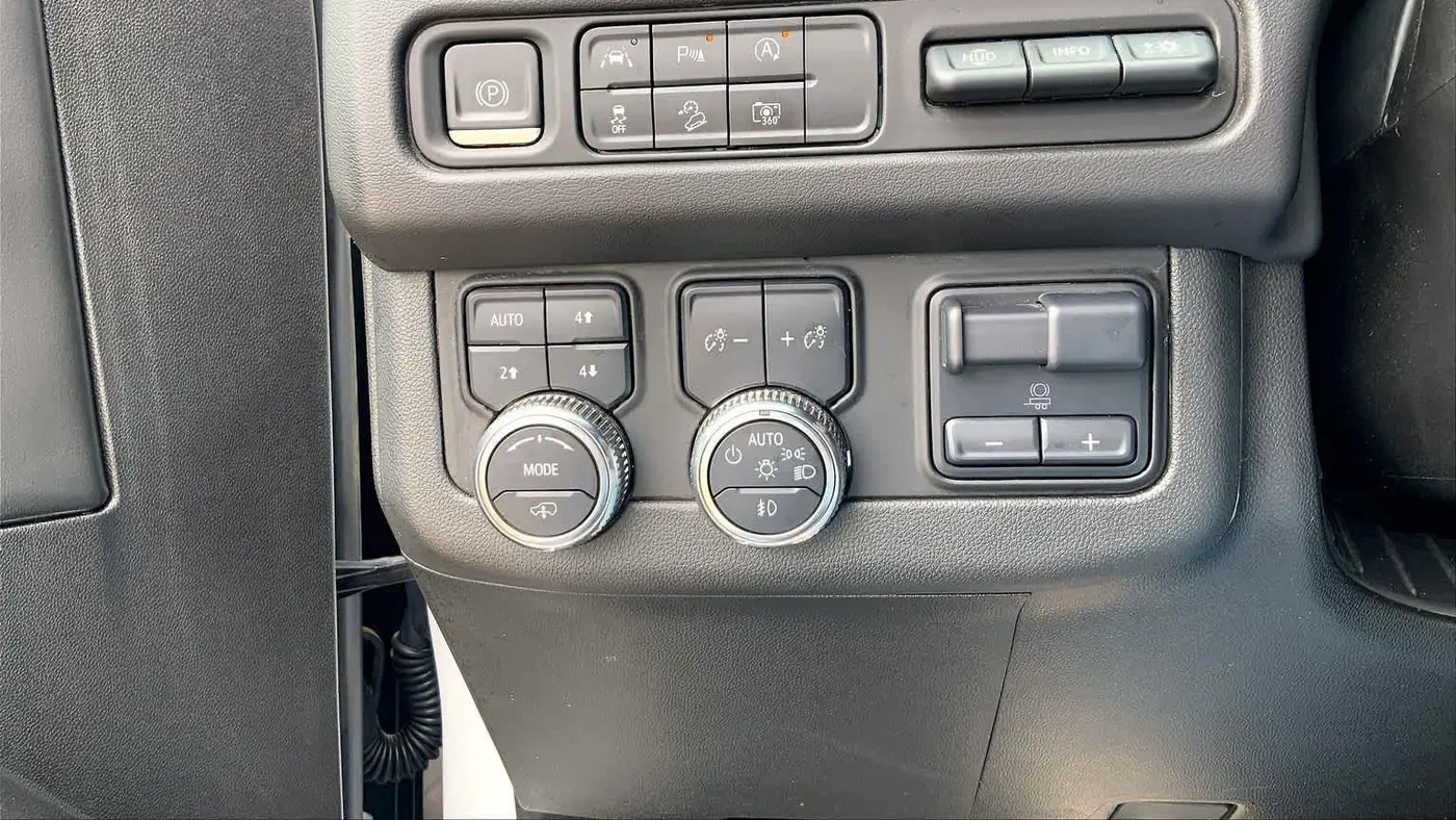 2024 GMC Yukon XL AT4