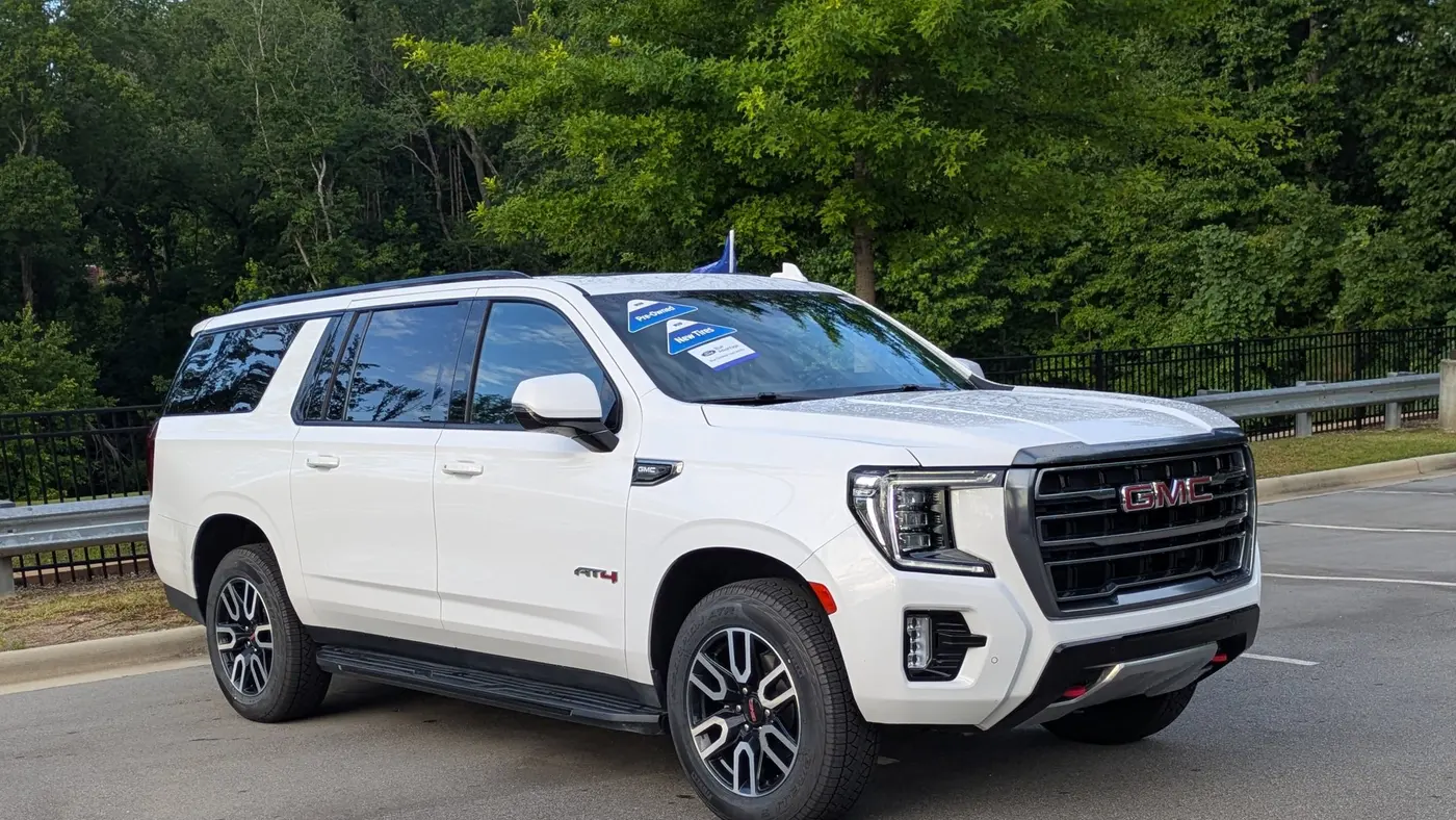 2023 GMC Yukon XL AT4
