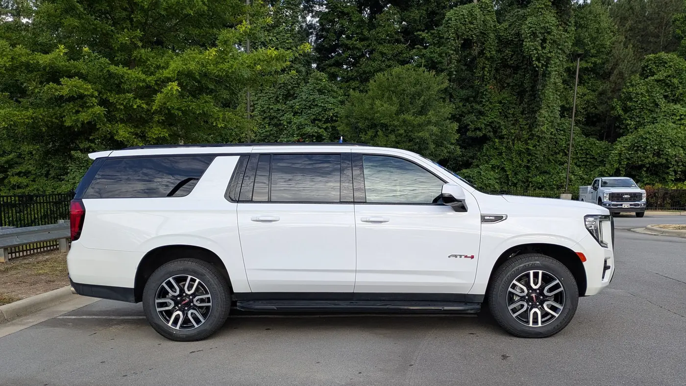 2023 GMC Yukon XL AT4
