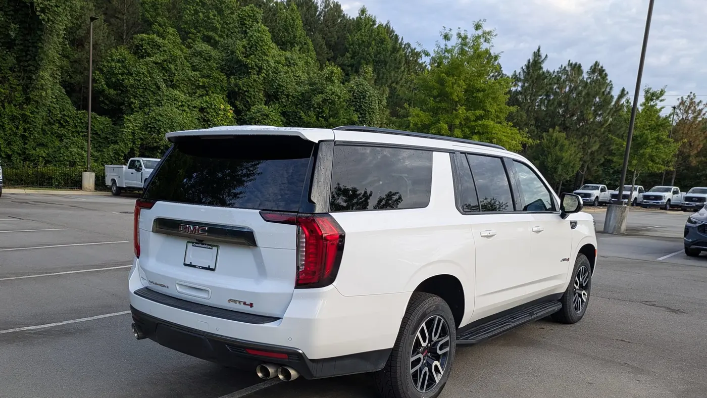 2023 GMC Yukon XL AT4