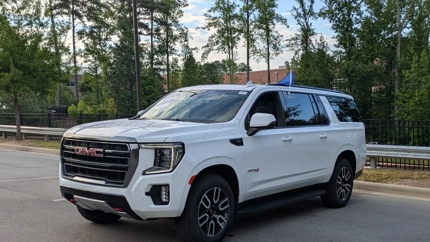 2023 GMC Yukon XL AT4
