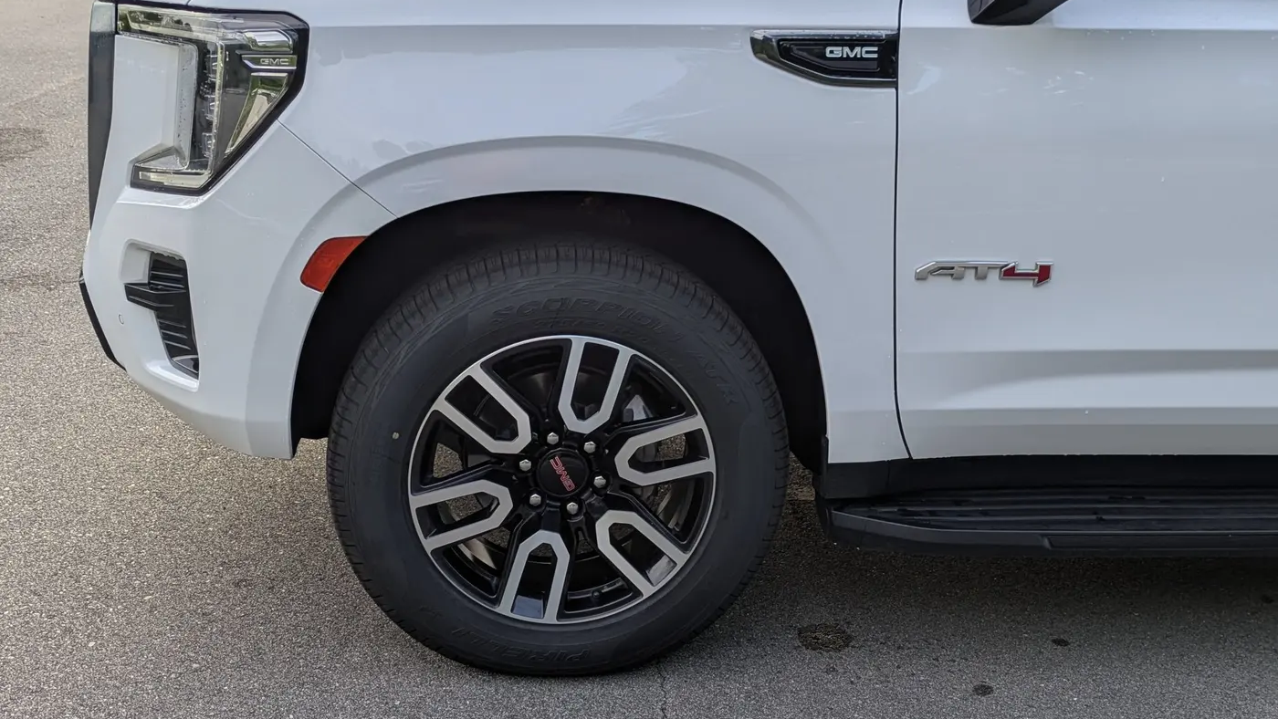 2023 GMC Yukon XL AT4