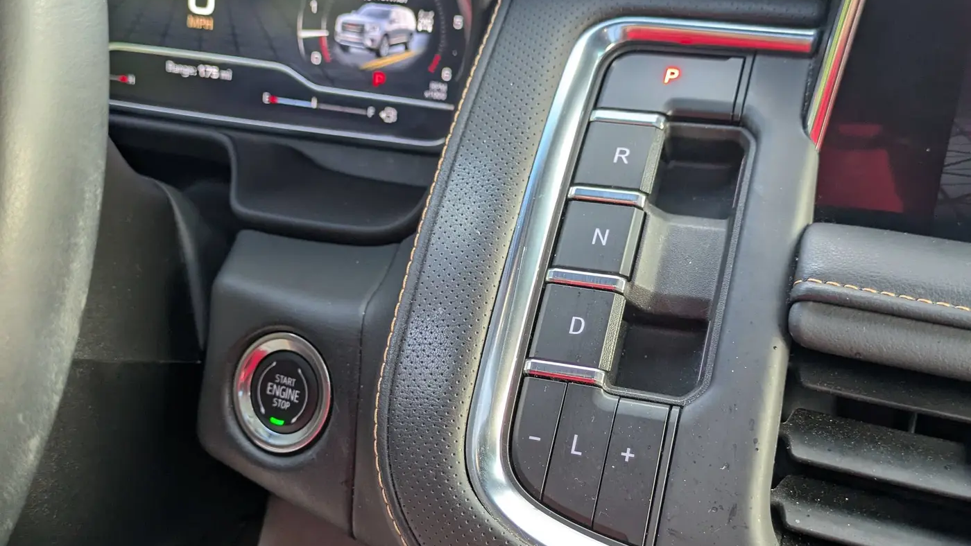 2023 GMC Yukon XL AT4