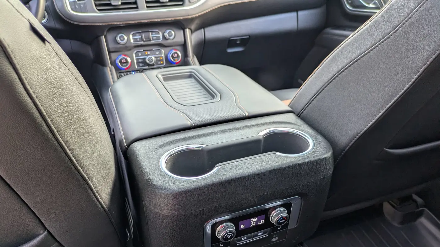 2023 GMC Yukon XL AT4