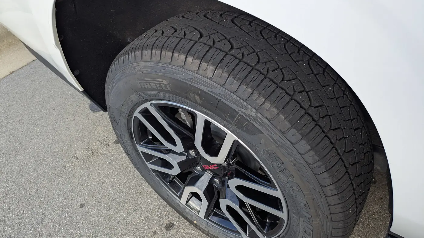 2023 GMC Yukon XL AT4
