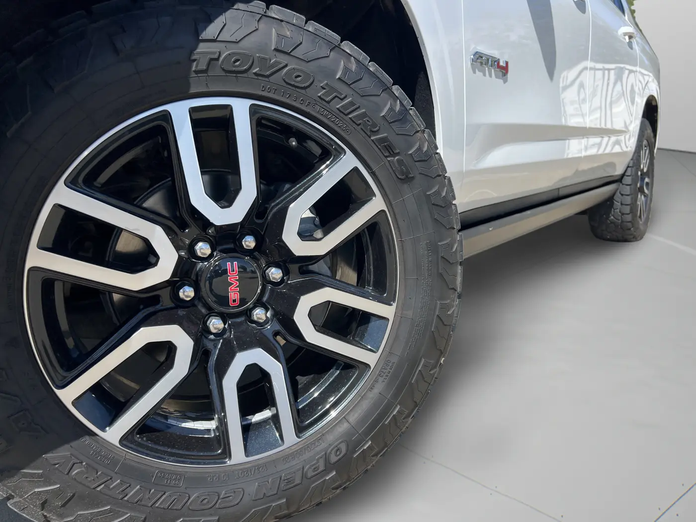 2023 GMC Yukon - $53,999