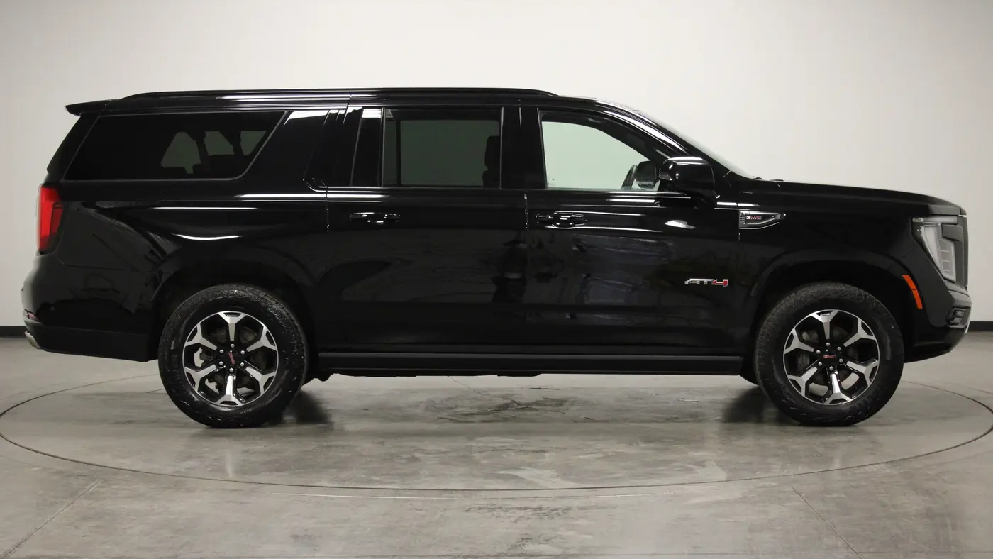 2025 GMC Yukon XL AT4