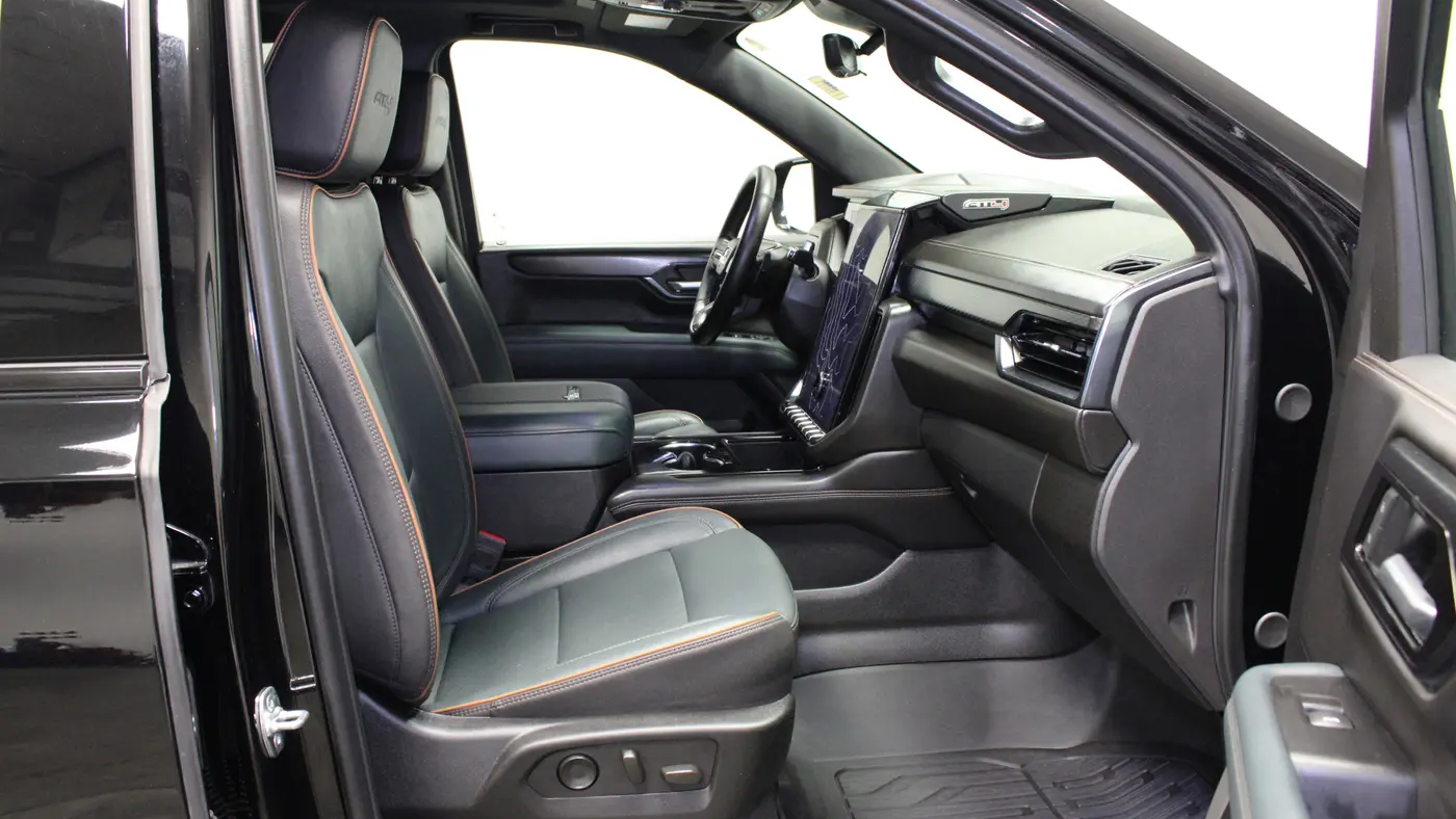 2025 GMC Yukon XL AT4