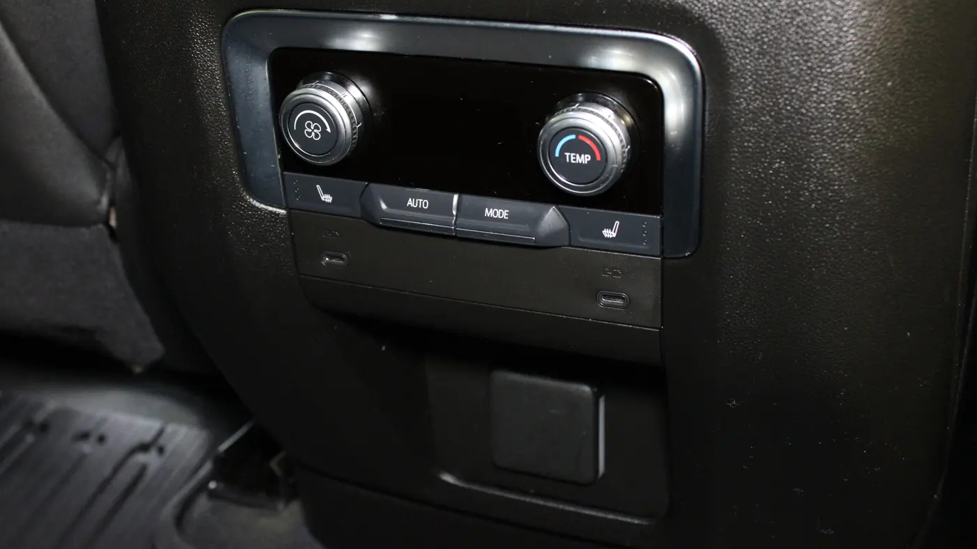 2025 GMC Yukon XL AT4