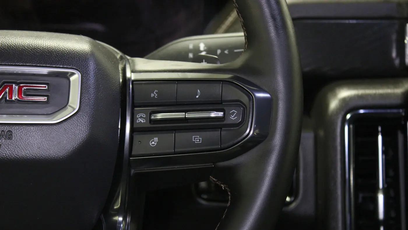 2025 GMC Yukon XL AT4
