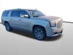 2015 Yukon XL Thumbnail 28