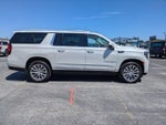 2023 Yukon XL Thumbnail 3