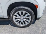 2023 Yukon XL Thumbnail 11