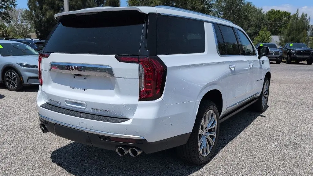 2023 GMC Yukon XL Denali