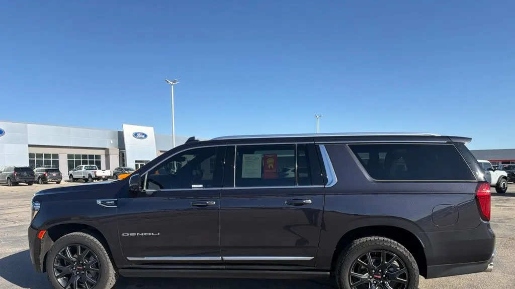 2023 GMC Yukon XL Denali