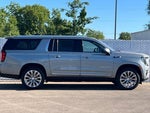 2024 Yukon XL Thumbnail 3