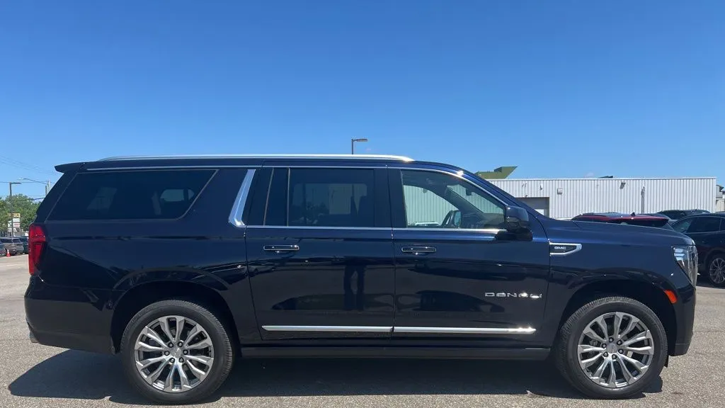 2023 GMC Yukon XL Denali