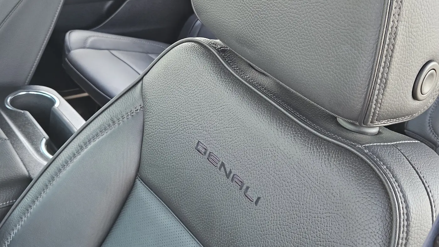 2025 GMC Yukon XL Denali