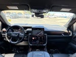 2025 Yukon XL Thumbnail 14