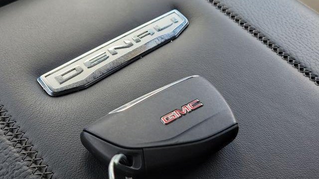 2025 GMC Yukon XL Denali