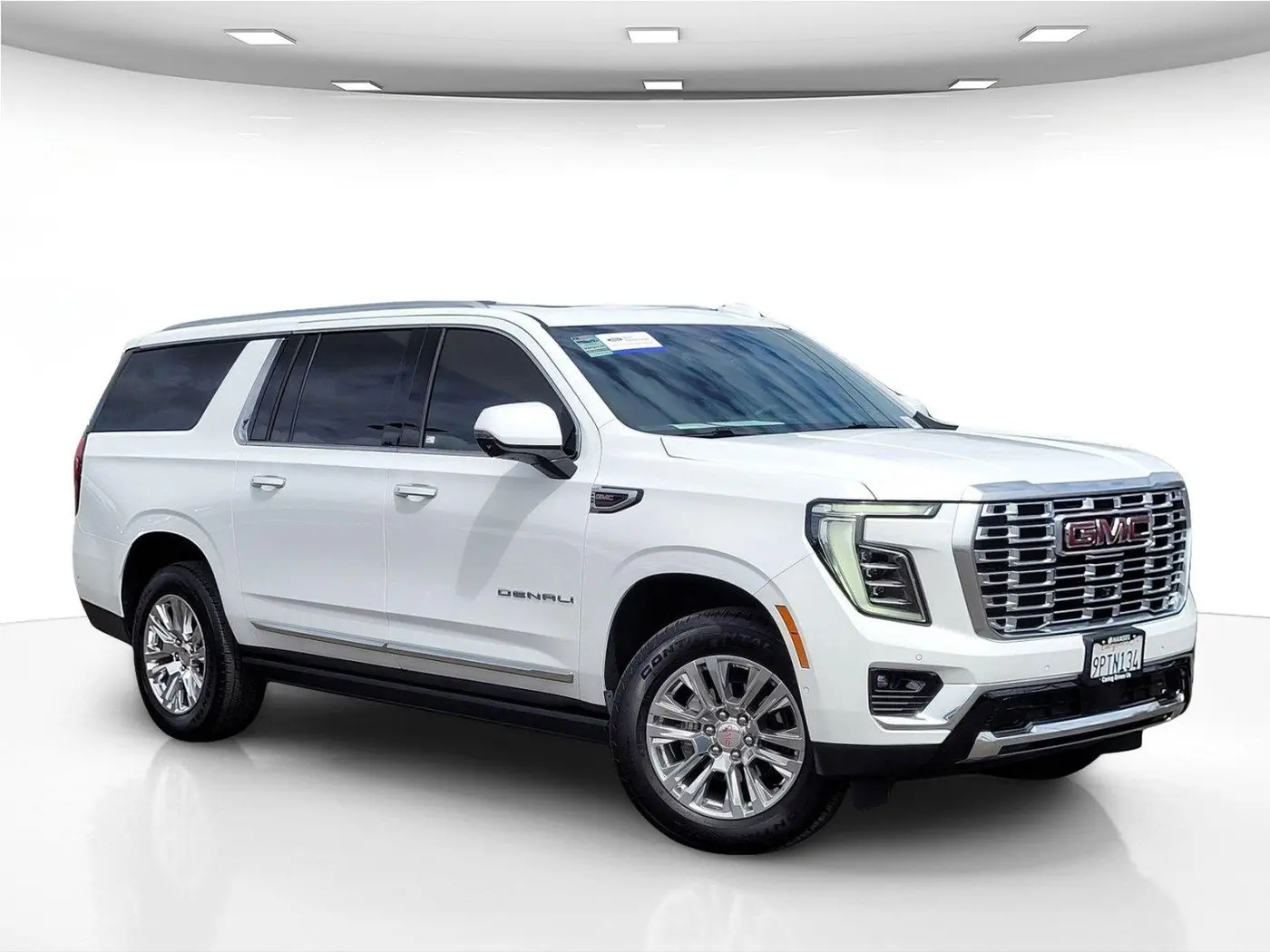 2025 GMC Yukon XL Denali — photo 1 of 12