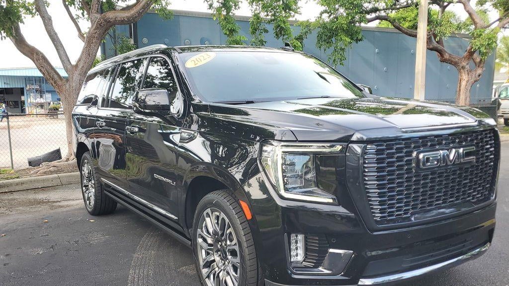 2023 GMC Yukon XL Denali Ultimate