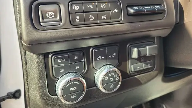 2024 GMC Yukon XL Denali Ultimate