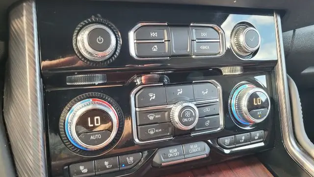 2024 GMC Yukon XL Denali Ultimate