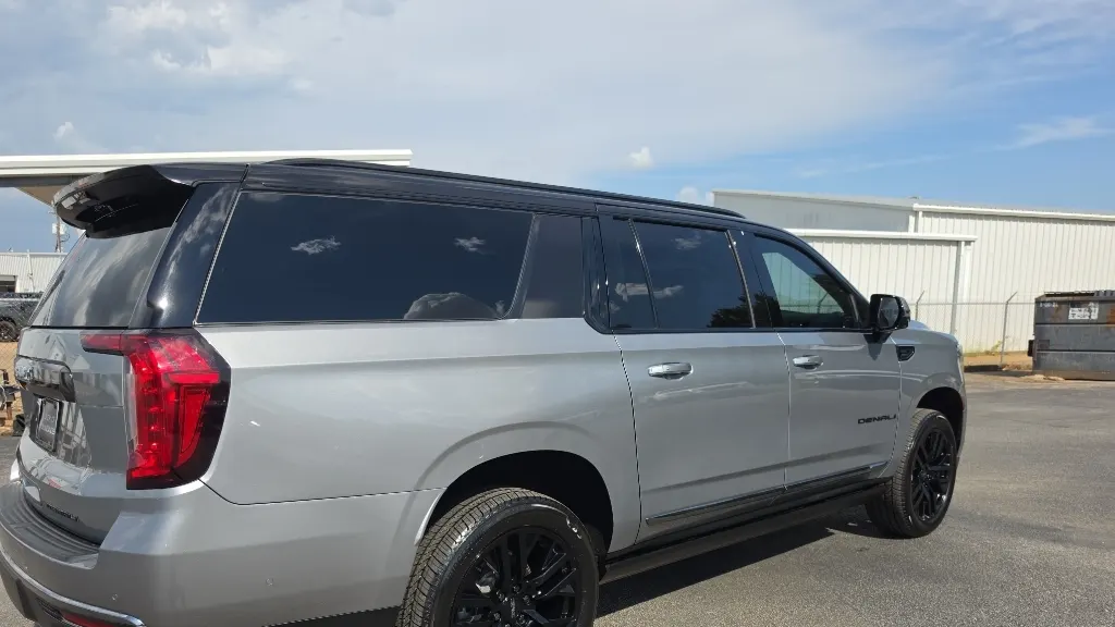 2024 GMC Yukon XL Denali Ultimate