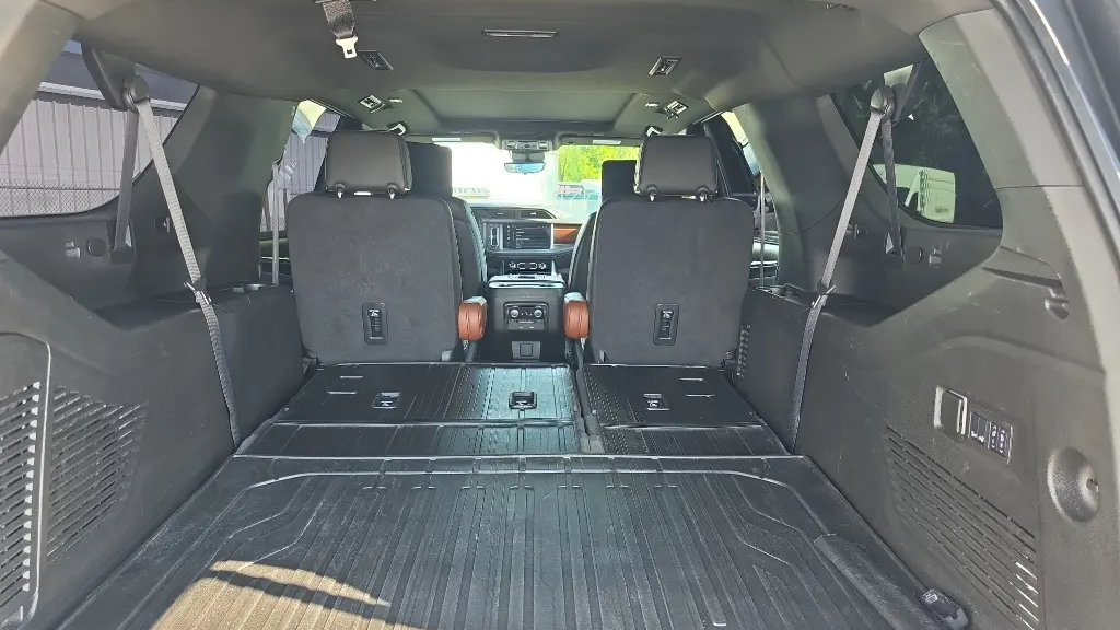 2024 GMC Yukon XL Denali Ultimate